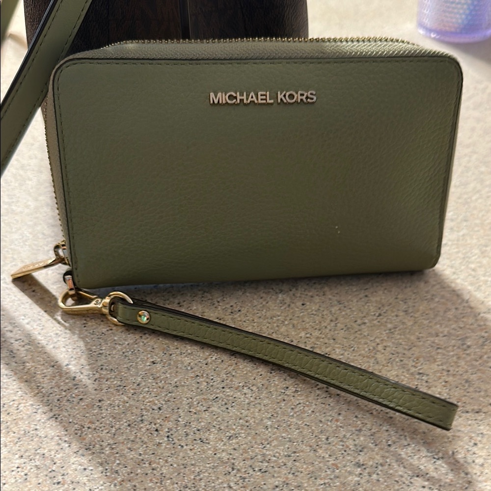 Michael Kors Green Wristlet Wallet